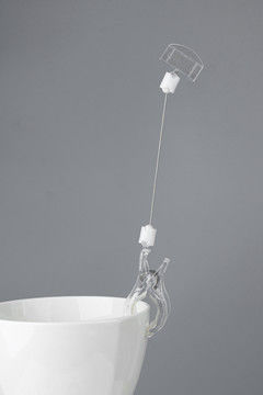 I supporti di plastica PS del segno della clip di schiocco dello scaffale stanno sui supporti di plastica del segno