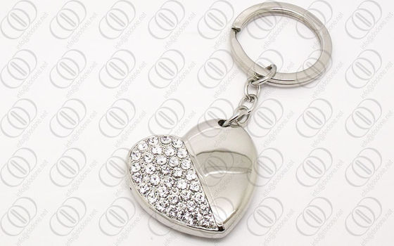 Forma Keychain del cuore dell'acciaio inossidabile dei gioielli con i chiari cristalli di Swarovski